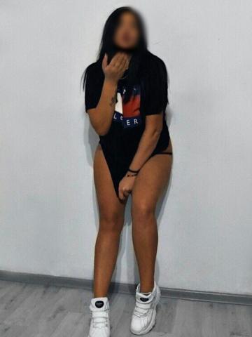 Малика Длинноногая Брюнетка фото 2